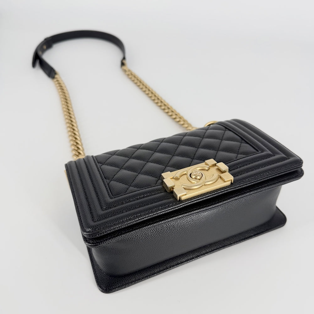 CHANEL シャネル ショルダーバッグ マトラッセ ボーイシャネル ココマーク キャビアスキン キャビアスキン ブラック 黒 ゴールド金具 レディース【中古品】