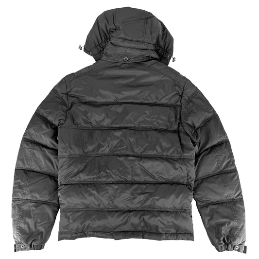 PRADA プラダ ダウンジャケット トライアングルロゴ フード付き ジャケット アウター アパレル 服 46 ブラック 黒 シルバー金具 冬 ポリエステル メンズ【中古品】