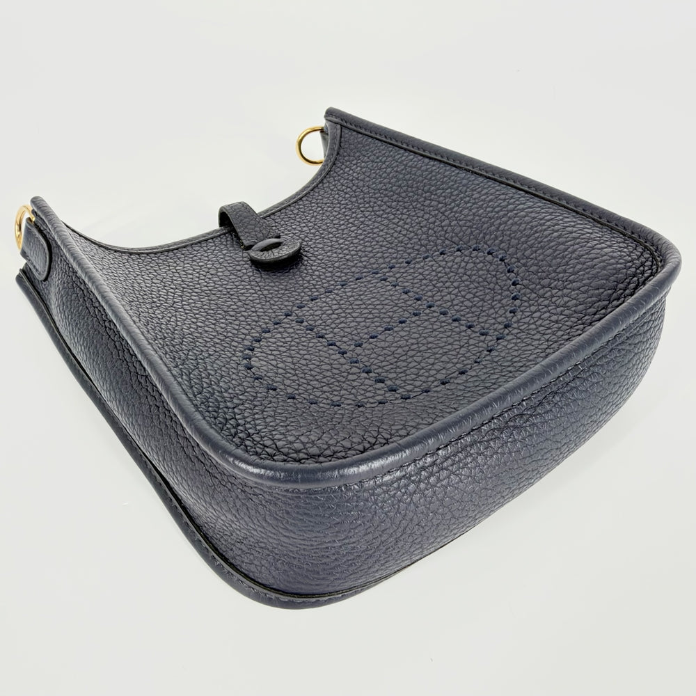 HERMES エルメス ショルダーバッグ エブリンTPM アマゾン ポシェット 小さめ Z刻印 レザー ネイビー 紺 ゴールド金具 レディース 2021年【中古品】