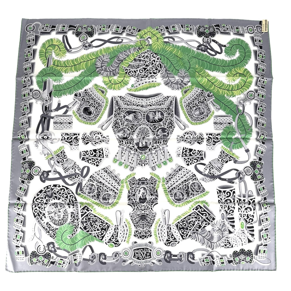 HERMES エルメス スカーフ カレ90 SOUS LE GIDE DE MARS 軍師マルス ファッションアイテム シルク グレー グリーン 緑 レディース【中古品】