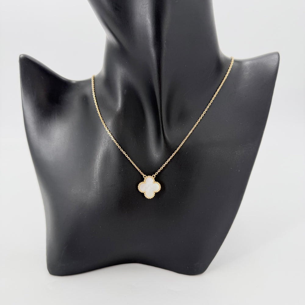 Van Cleef & Arpels ヴァンクリーフ＆アーペル ネックレス ヴィンテージ　アルハンブラ ペンダント マザーオブパール 18金YG 750 ジュエリー アクセサリー K18イエローゴールド マザーオブパール ホワイト 白 レディース 約5.2g【中古品】
