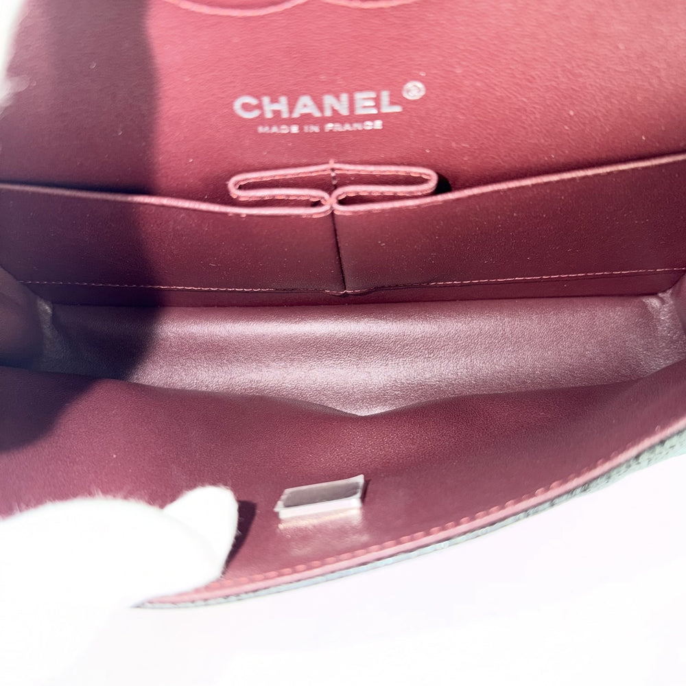 CHANEL シャネル ショルダーバッグ マトラッセ25 ダブルフラップ ダブルチェーン チェーン ココマーク ココ かばん 鞄 A01112 キャビアスキン ブラック 黒 シルバー金具 レディース【中古品】
