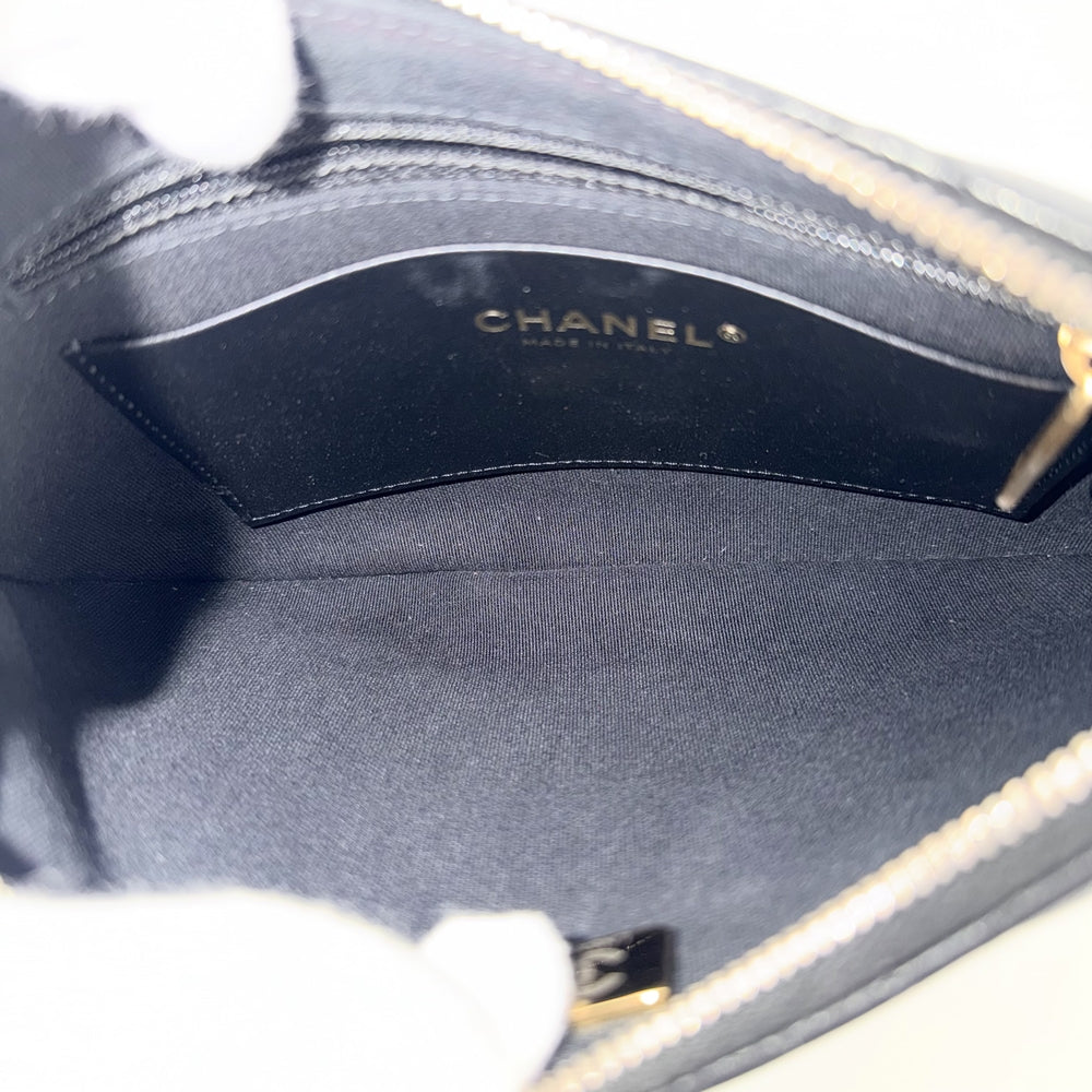 CHANEL シャネル ショルダーバッグ マトラッセ ミニホーボーバッグ チェーンクラッチ ラムスキン ブラック 黒 ゴールド金具 レディース【中古品】