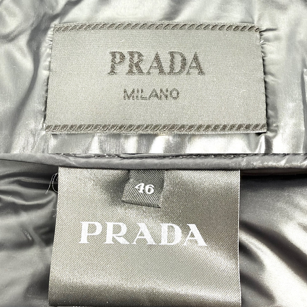 PRADA プラダ ダウンジャケット アウター トライアングルロゴ 46 SGA654 ネイビー 紺 シルバー金具 冬 ナイロン メンズ【中古品】
