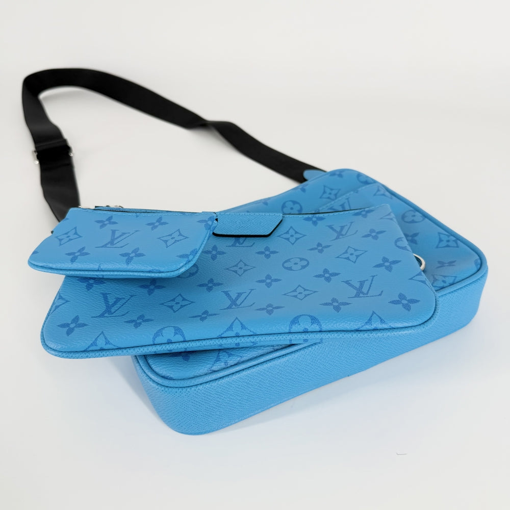 LOUIS VUITTON ルイヴィトン ショルダーバッグ トリオメッセンジャー タイガラマ・カウハイド M27641 モノグラムキャンバス ブルー 青 シルバー金具 メンズ【中古品】