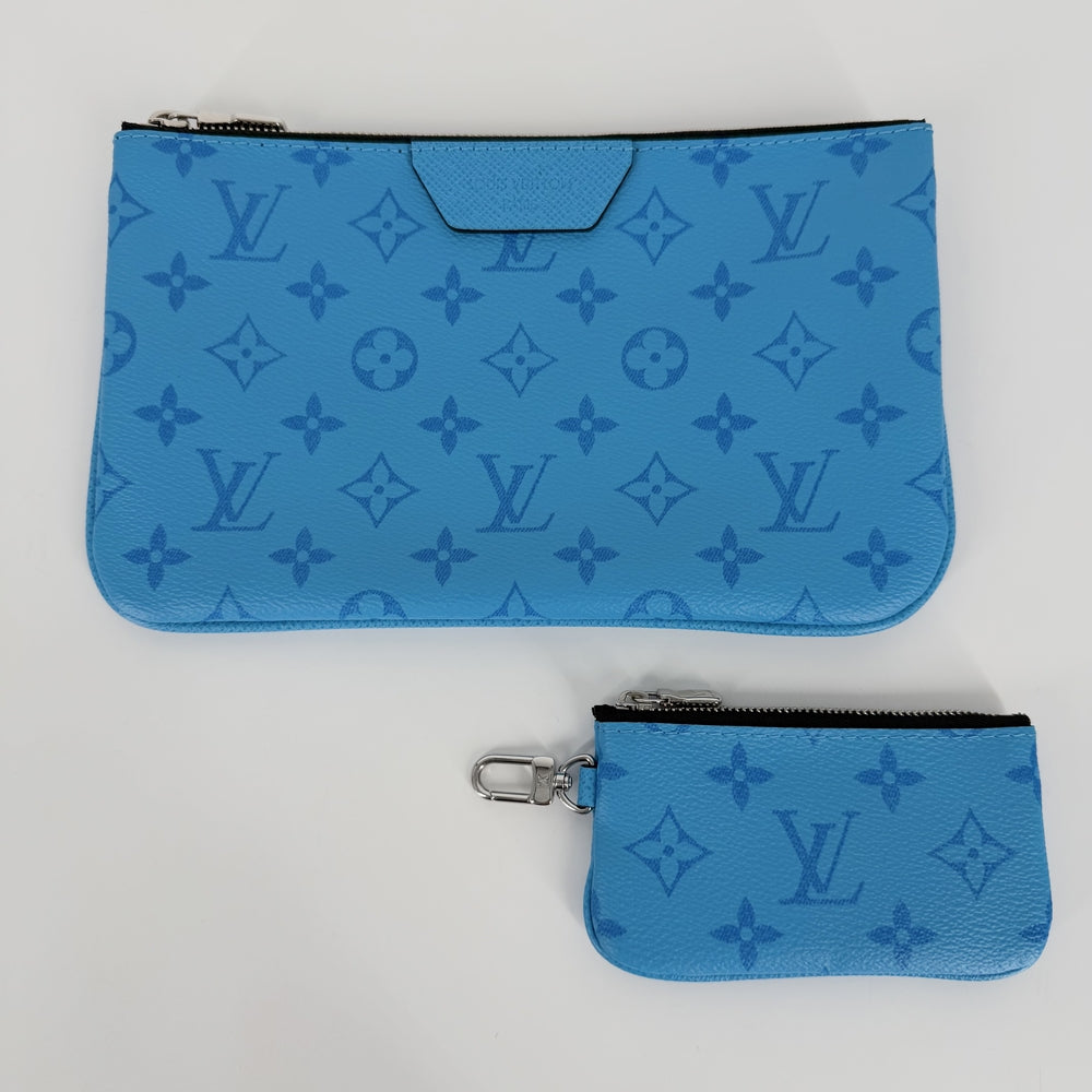LOUIS VUITTON ルイヴィトン ショルダーバッグ トリオメッセンジャー タイガラマ・カウハイド M27641 モノグラムキャンバス ブルー 青 シルバー金具 メンズ【中古品】