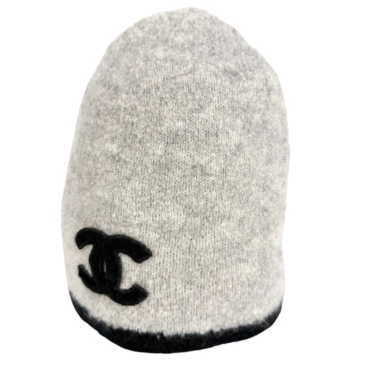 CHANEL シャネル ニットキャップ ココマーク ビーニー ニット帽 帽子 ファッションアイテム アパレル 秋 冬 カシミヤ シルク グレー ブラック 黒 レディース【中古品】
