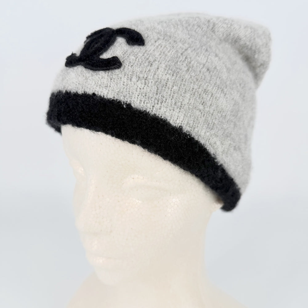 CHANEL シャネル ニットキャップ ココマーク ビーニー ニット帽 帽子 ファッションアイテム アパレル 秋 冬 カシミヤ シルク グレー ブラック 黒 レディース【中古品】